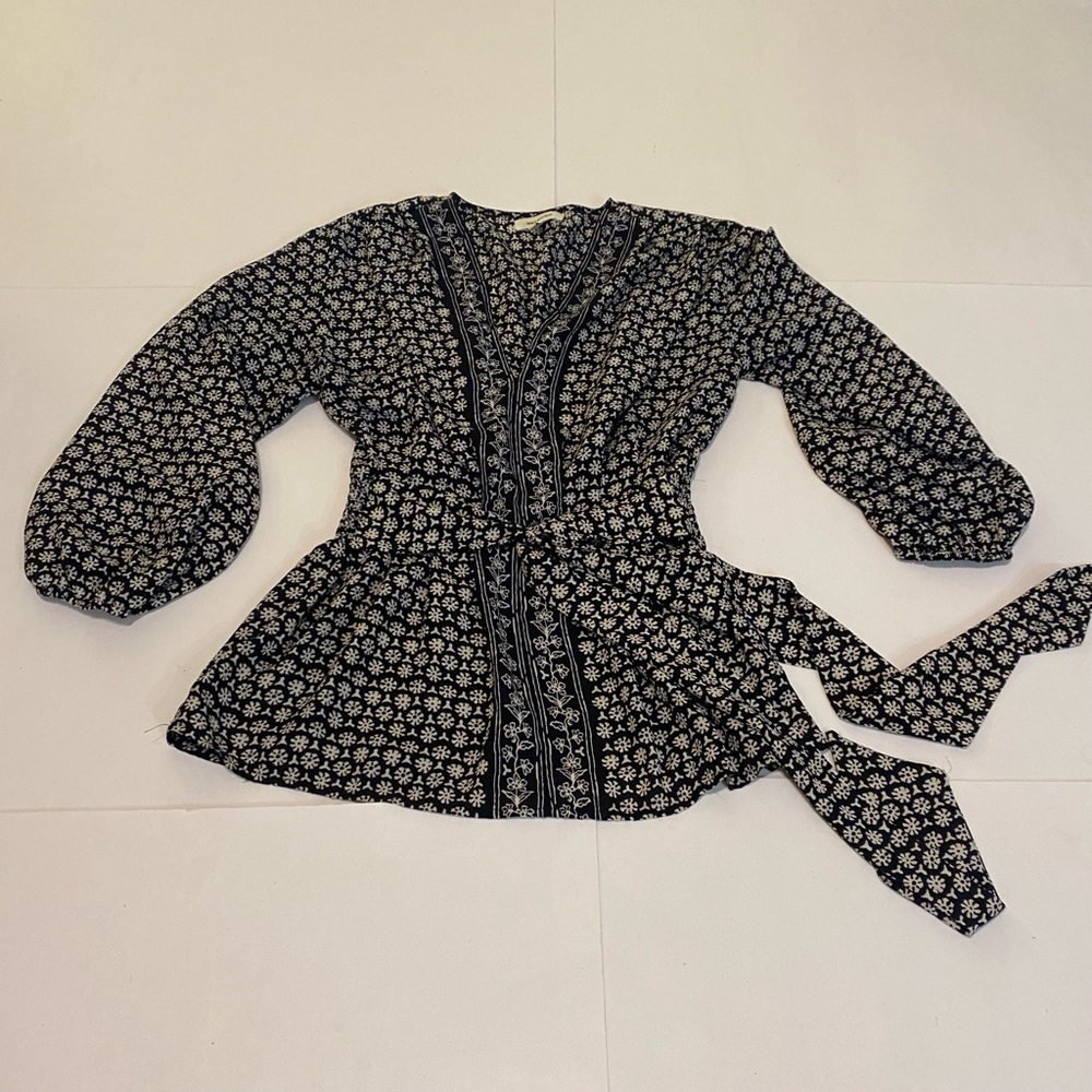 🍁Max Studio black and white blouse size small - Picture 2 of 5